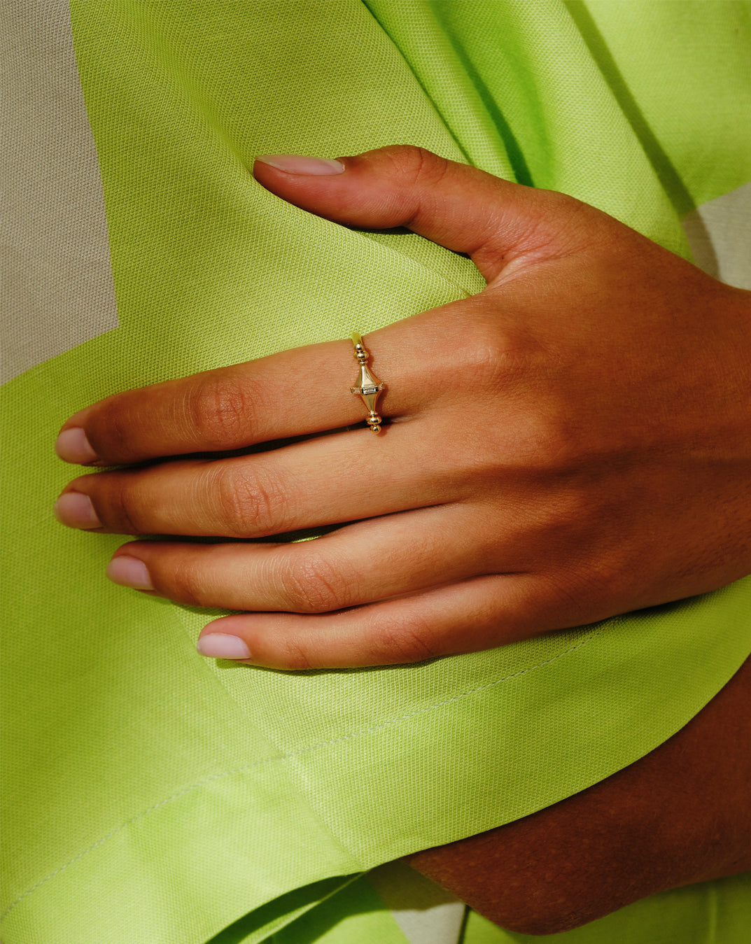 Mudra Baguette Diamond Spinning Ring