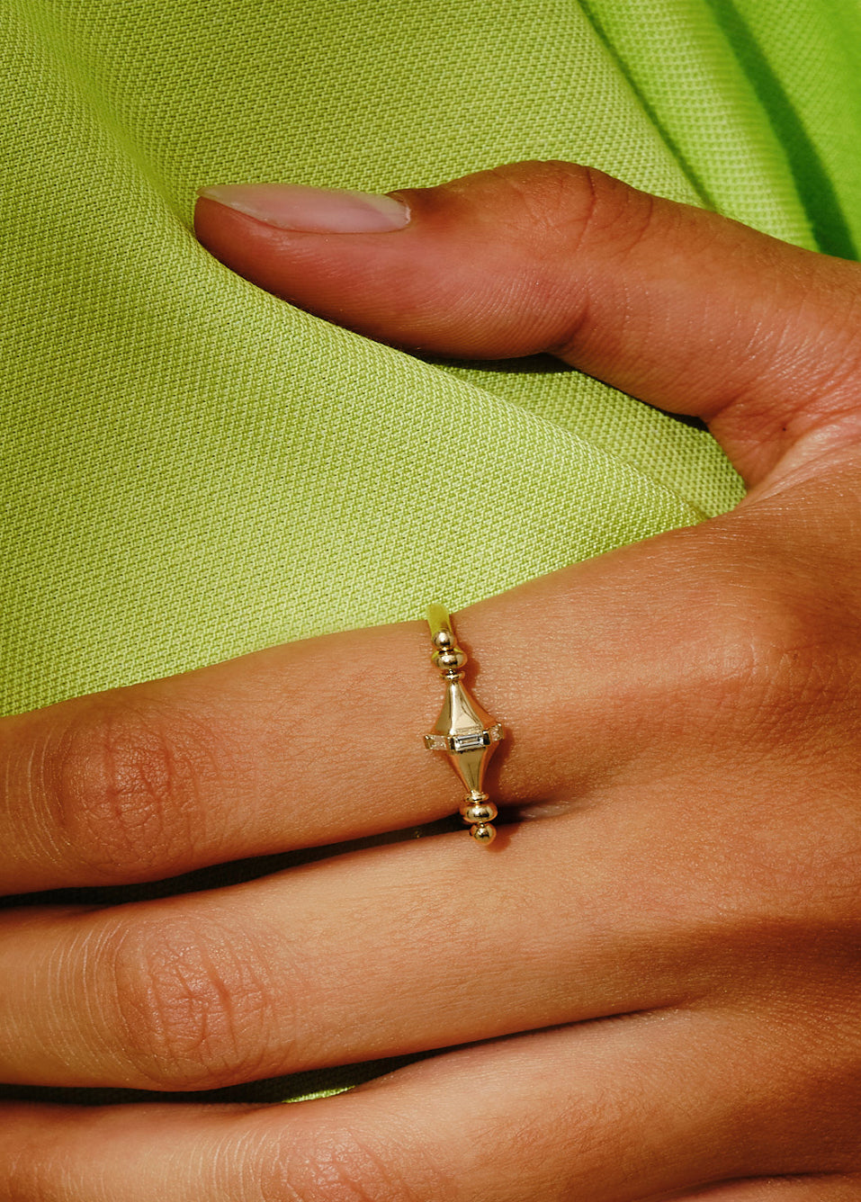 Mudra Baguette Diamond Spinning Ring