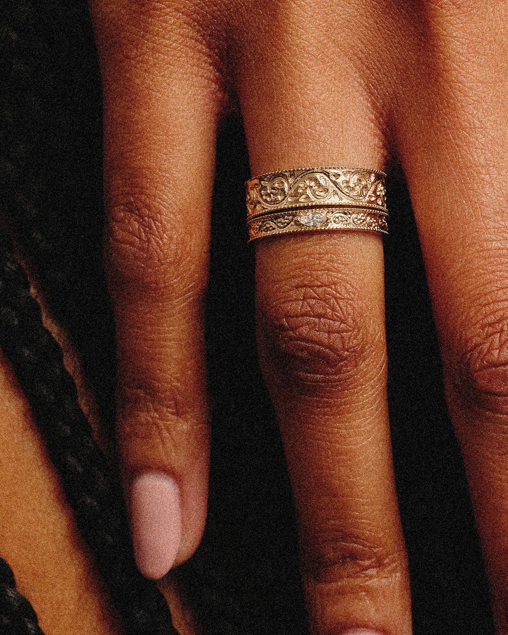Dala Wide Engraved Band