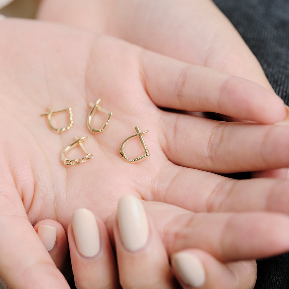 Metier by tomfoolery 9ct yellow gold chain huggie