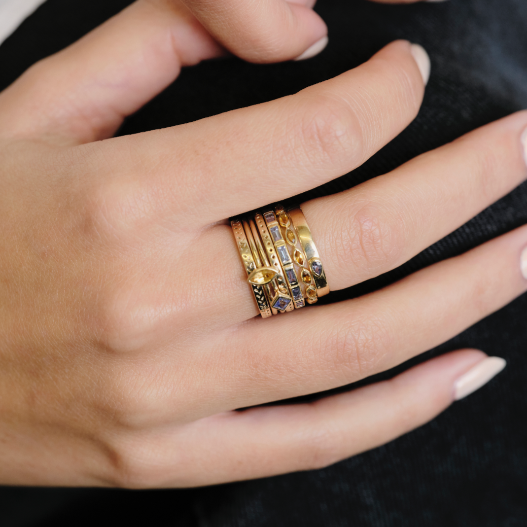Métier by tomfoolery Blue Sapphire Flat Stacking Bands