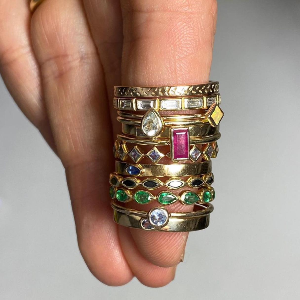 Métier by tomfoolery Blue Sapphire Flat Stacking Bands