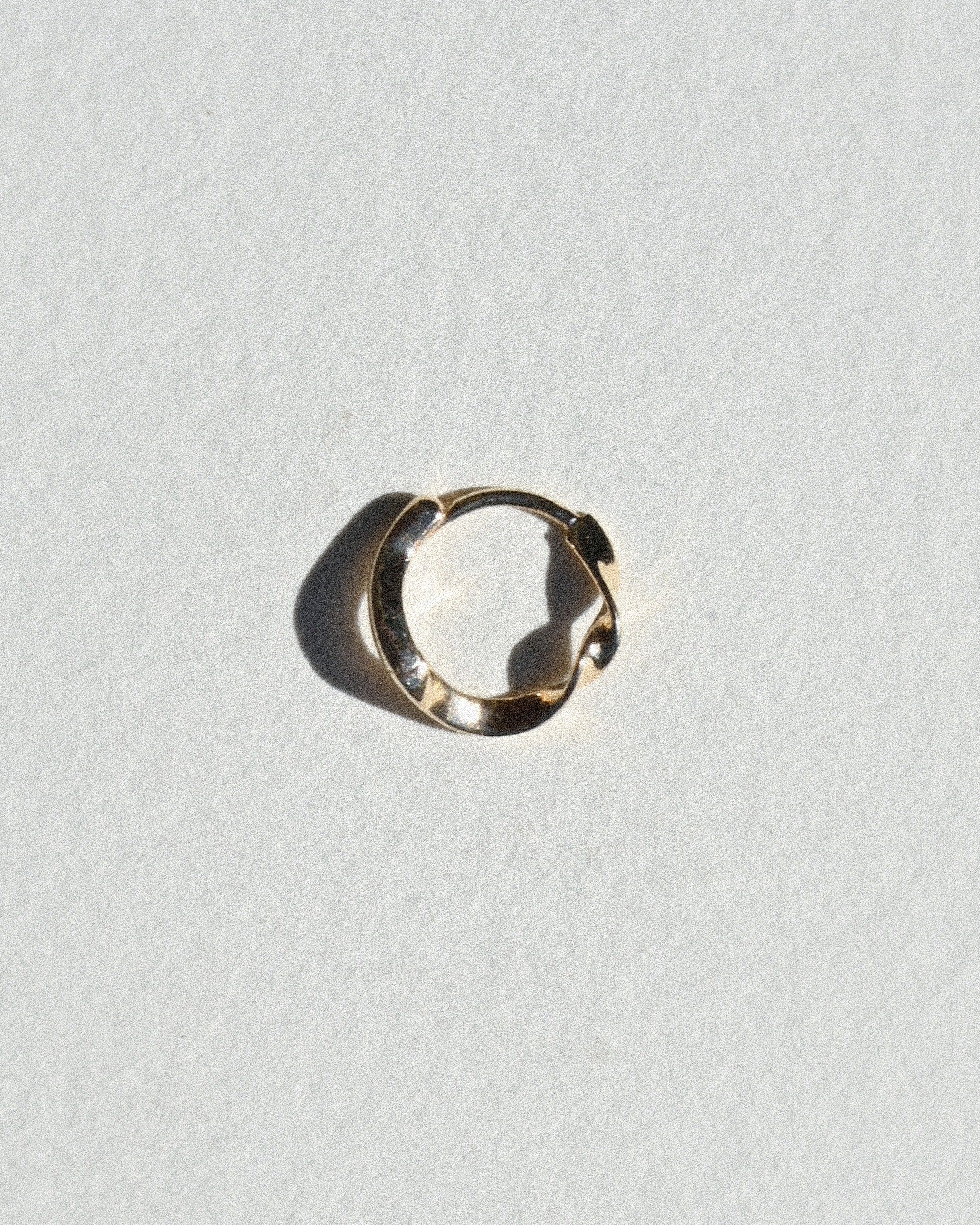 Rondelle Single Curve Clicker Hoop