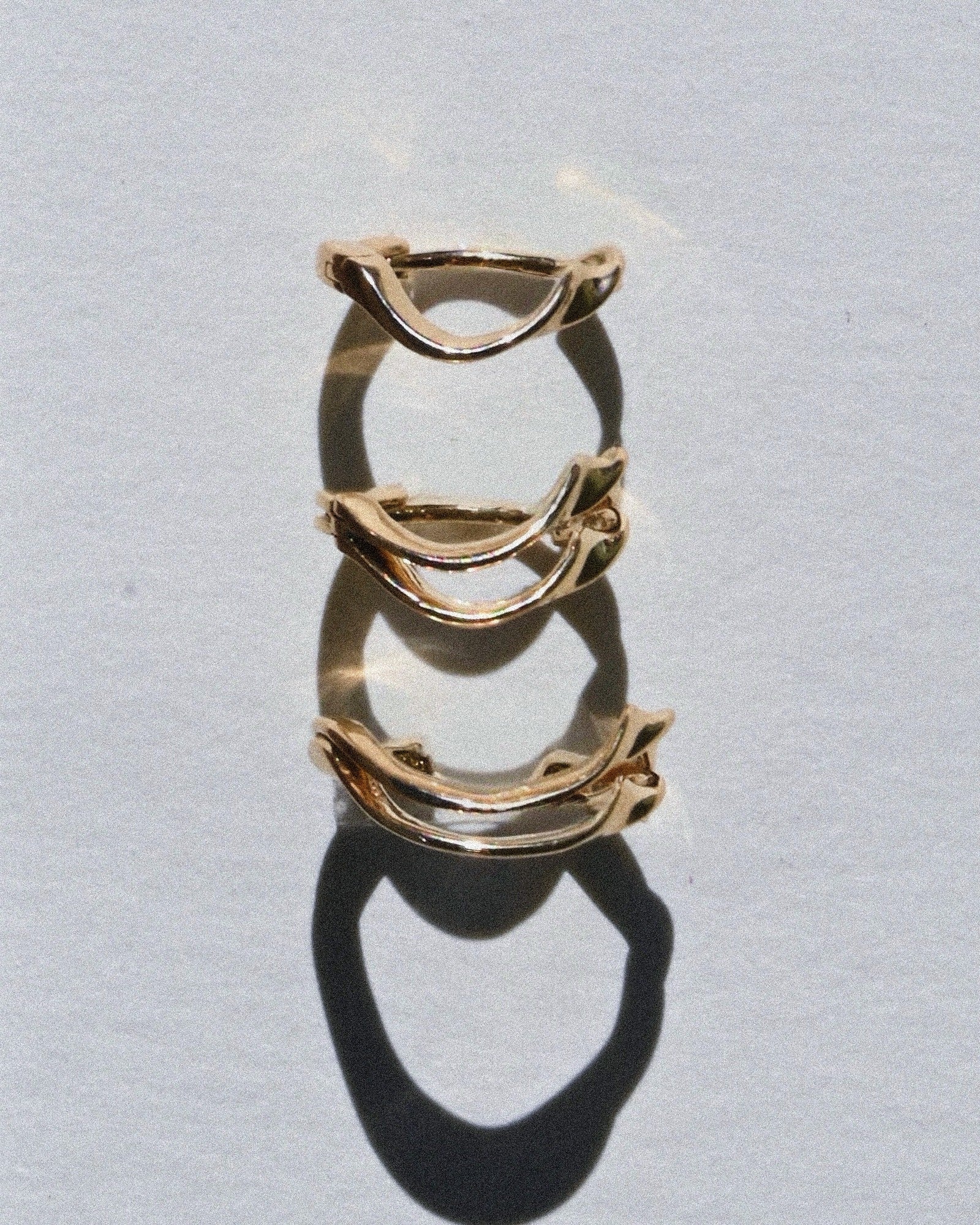 Rondelle Single Curve Clicker Hoop