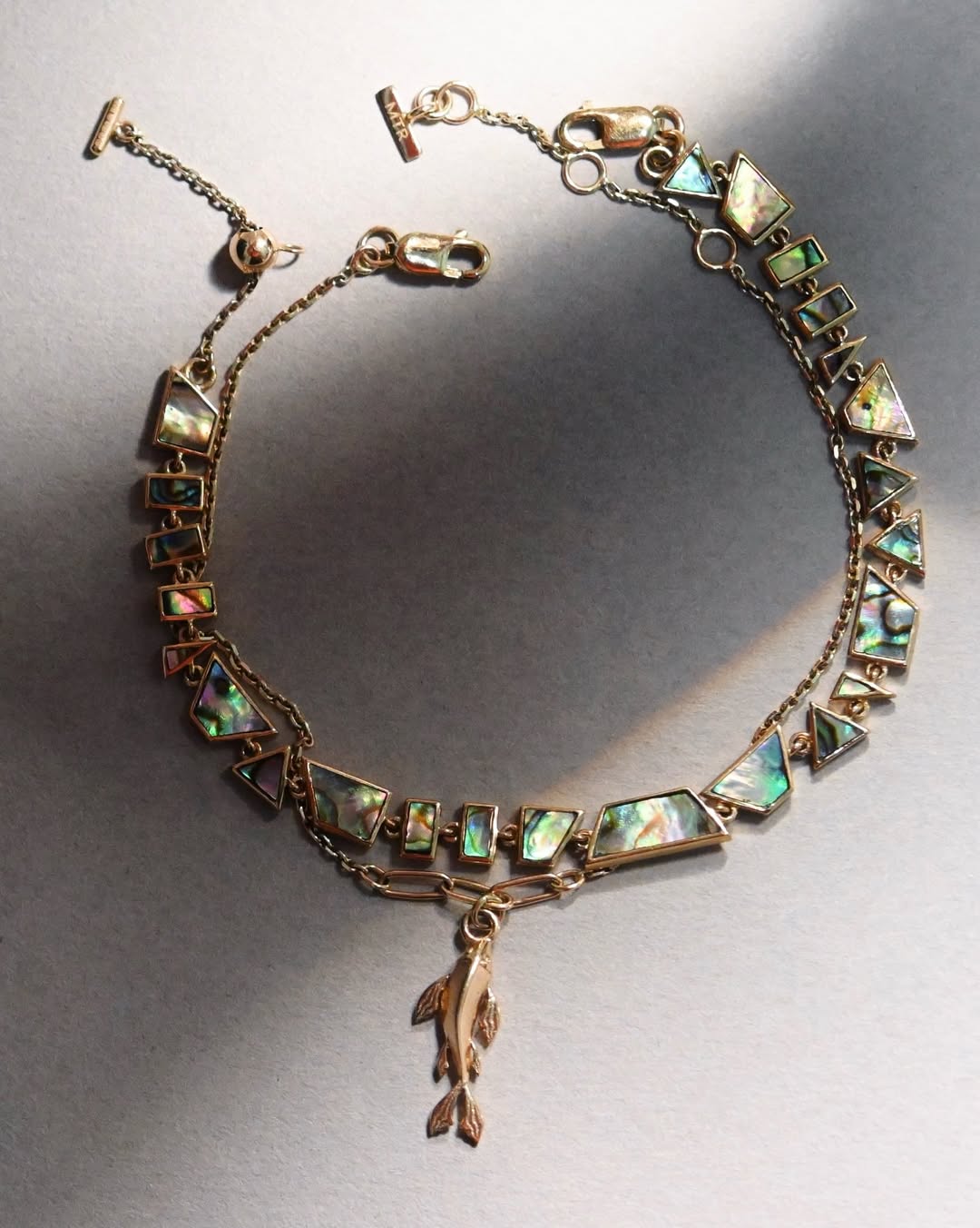 Tesserae Pearl Midi Bracelet with Koi Espirit