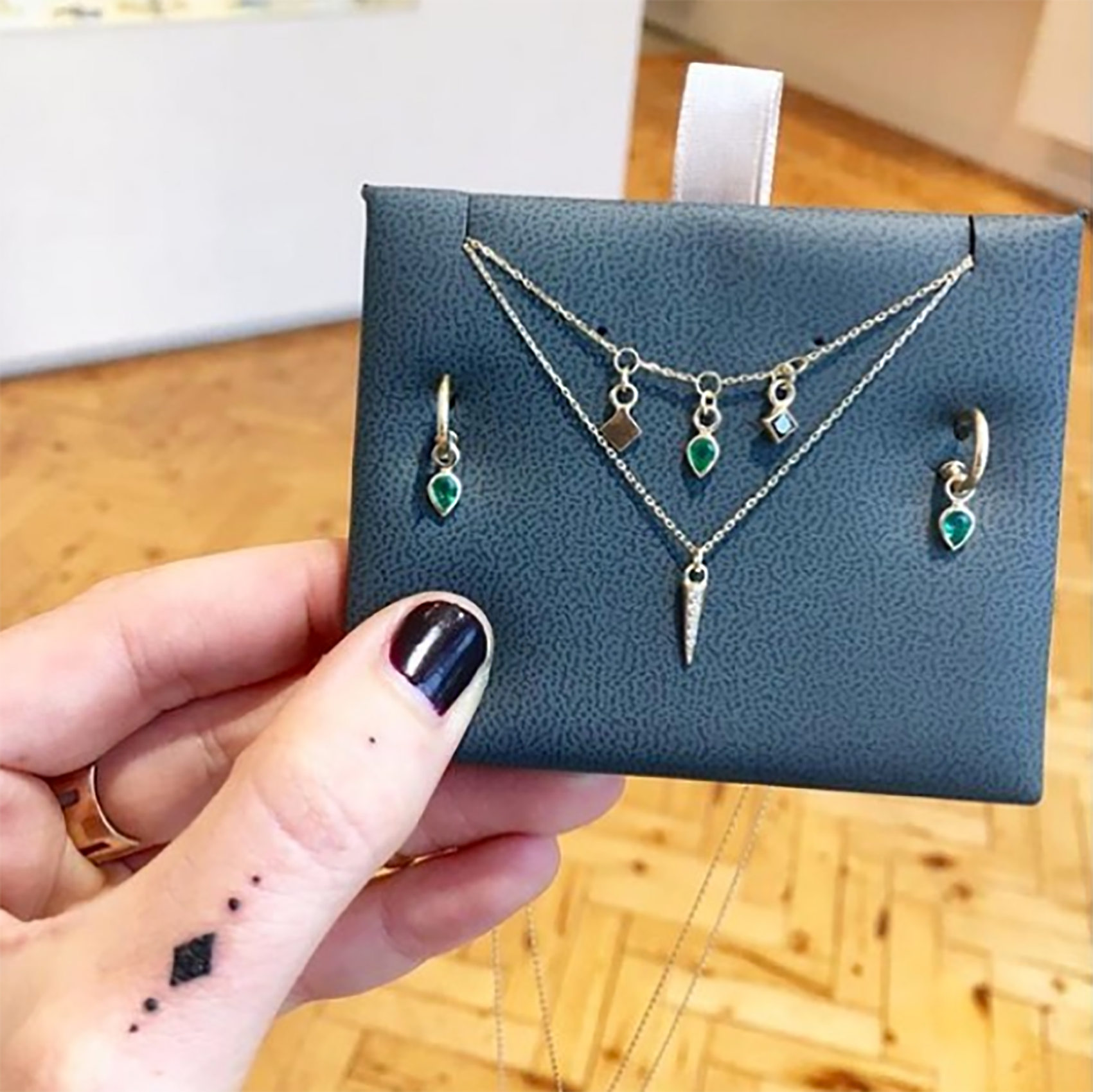 Design your sales own diamond necklace